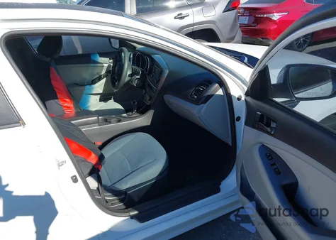 2015 Kia Optima Lx z USA, uszkodzony, nr VIN 5XXGM4A71FG439883